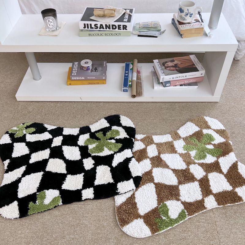 Cozy.Full（コージーフル）の「グリーンフラワーウェーブチェッカーボードタフティングラグ（スマホグッズ/小物）」