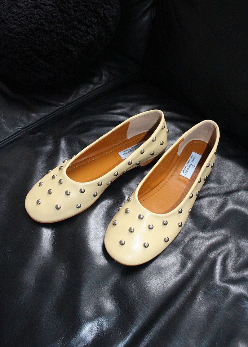 STUD BALL FLAT SHOES