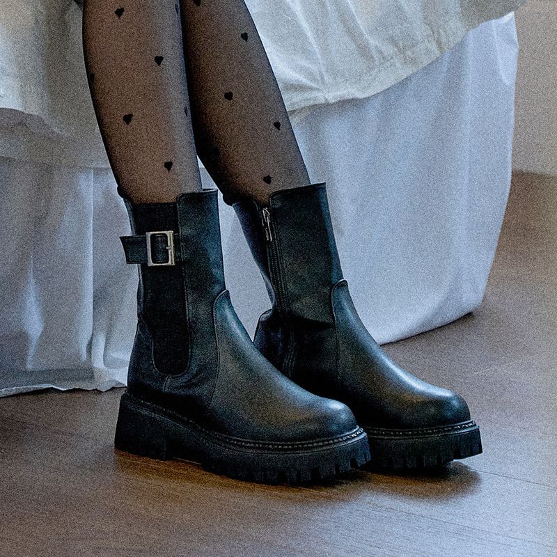 SHOEHI（シューハイ）の「Talia Belt Chelsea Boots_B1541（Shoes）」