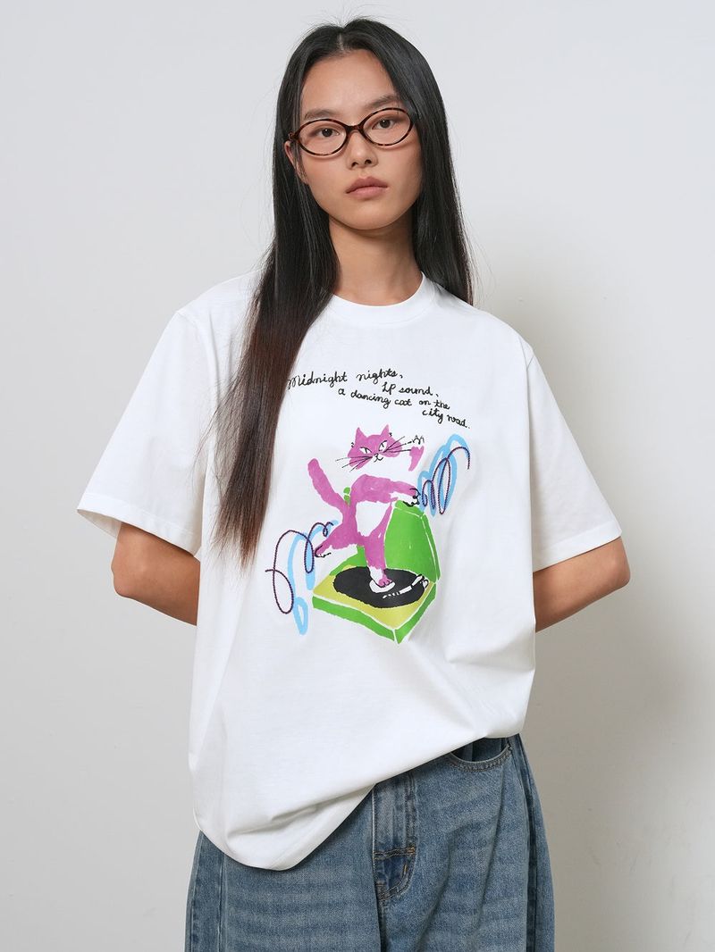 GENERAL IDEA（ジェネラルアイディア）の「ダンシングキャットオーバーフィット半袖Tシャツ（Tops）」