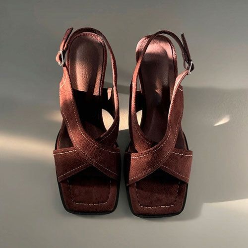 VIVIC（ビビク）の「ステッチ ポイント X サンダル (BROWN)（シューズ）」