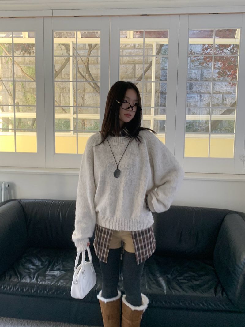 Lorne Soft Airy Raglan Long Sleeve Knit