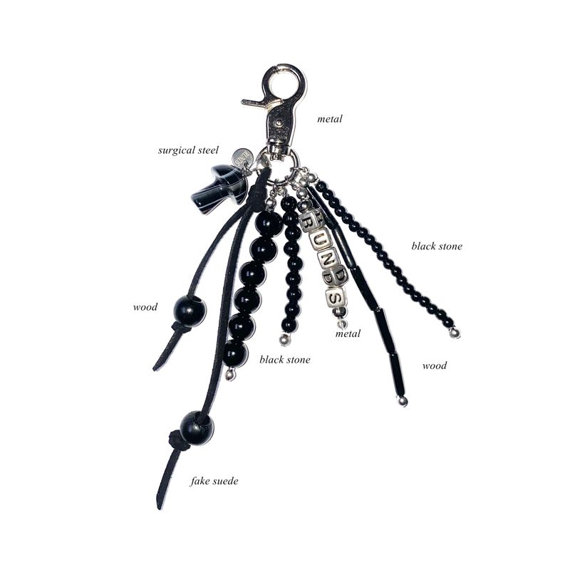 mushroom gemstone keyring (black)