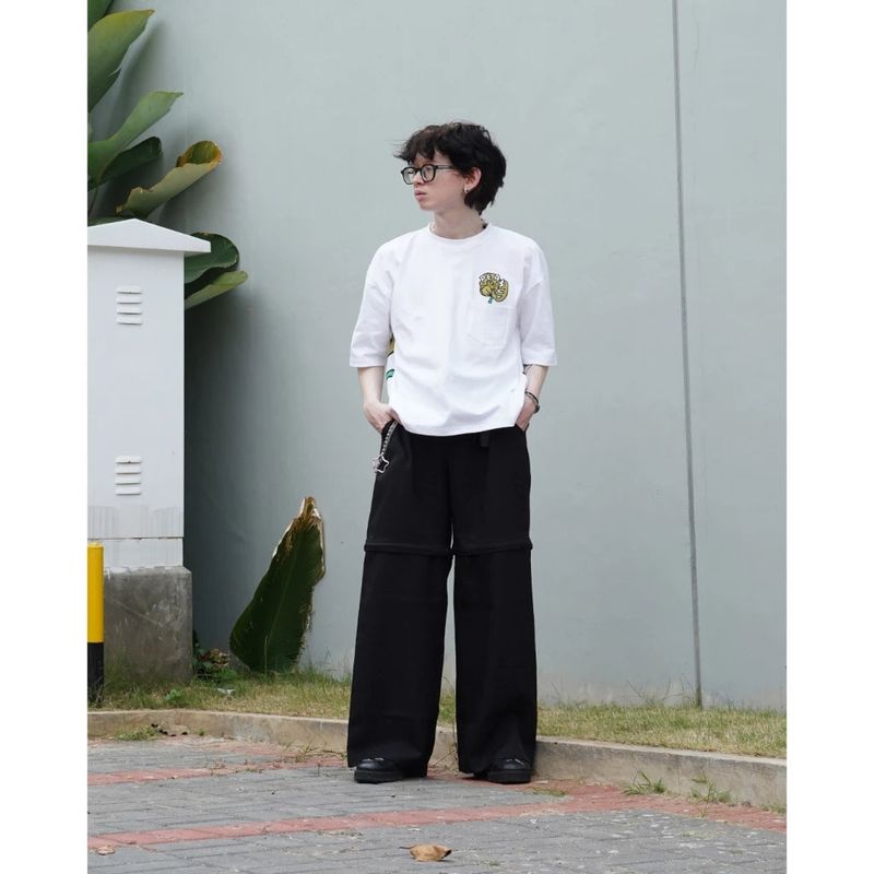PEANUT STAIN - Flower White Boxy Tshirt