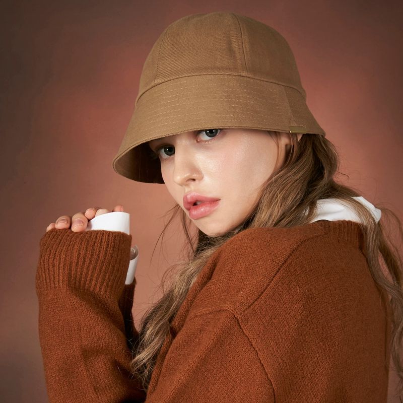 Metal tip bell hat