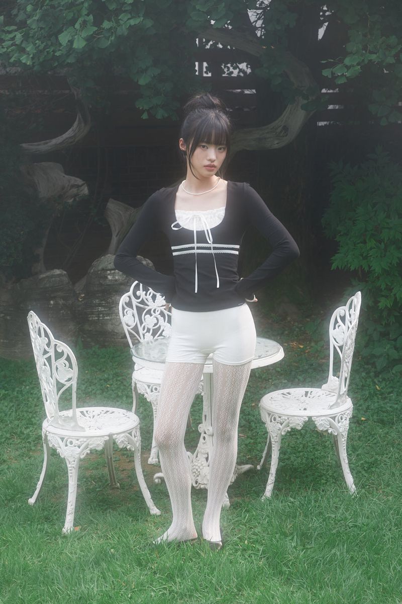 LACE RIBBON TOP (BLACK)