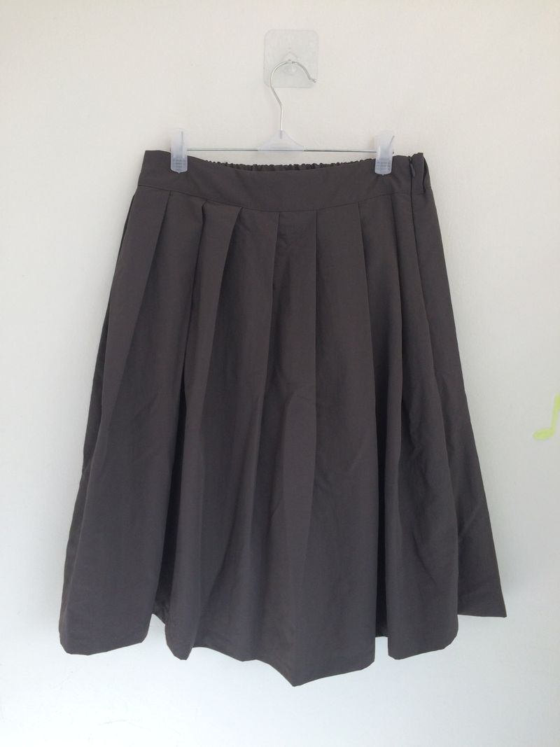 Powder pleats and pouch skirts