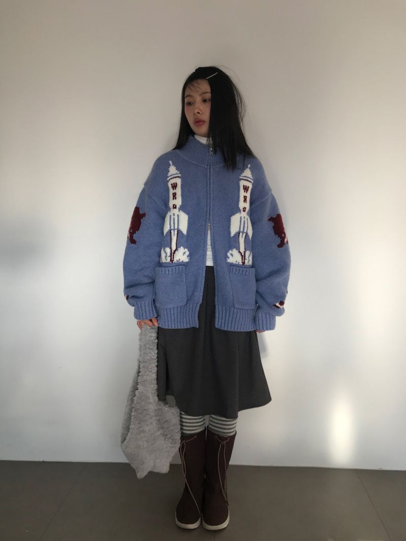 DUGGY（ダギー）の「Hubble High Neck Knit Zip-Up (2 Colors)（Tops）」