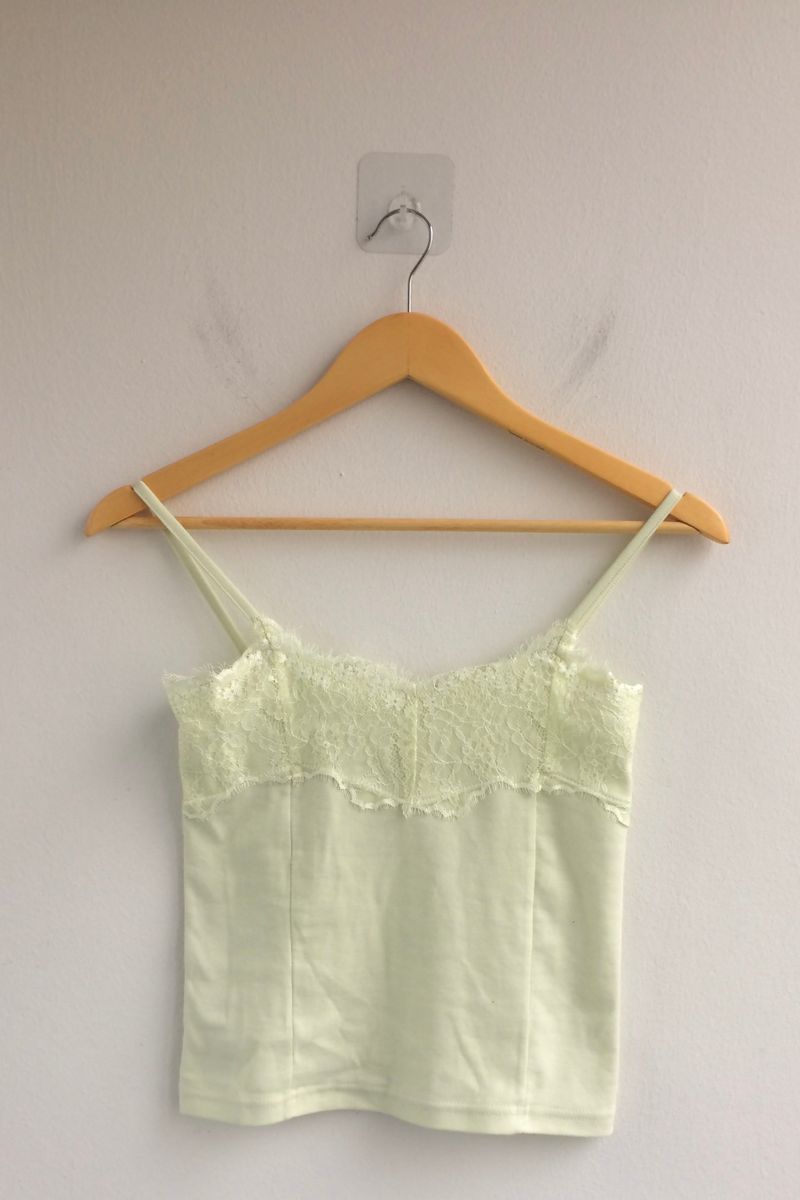 soft lace sleeveless shirt