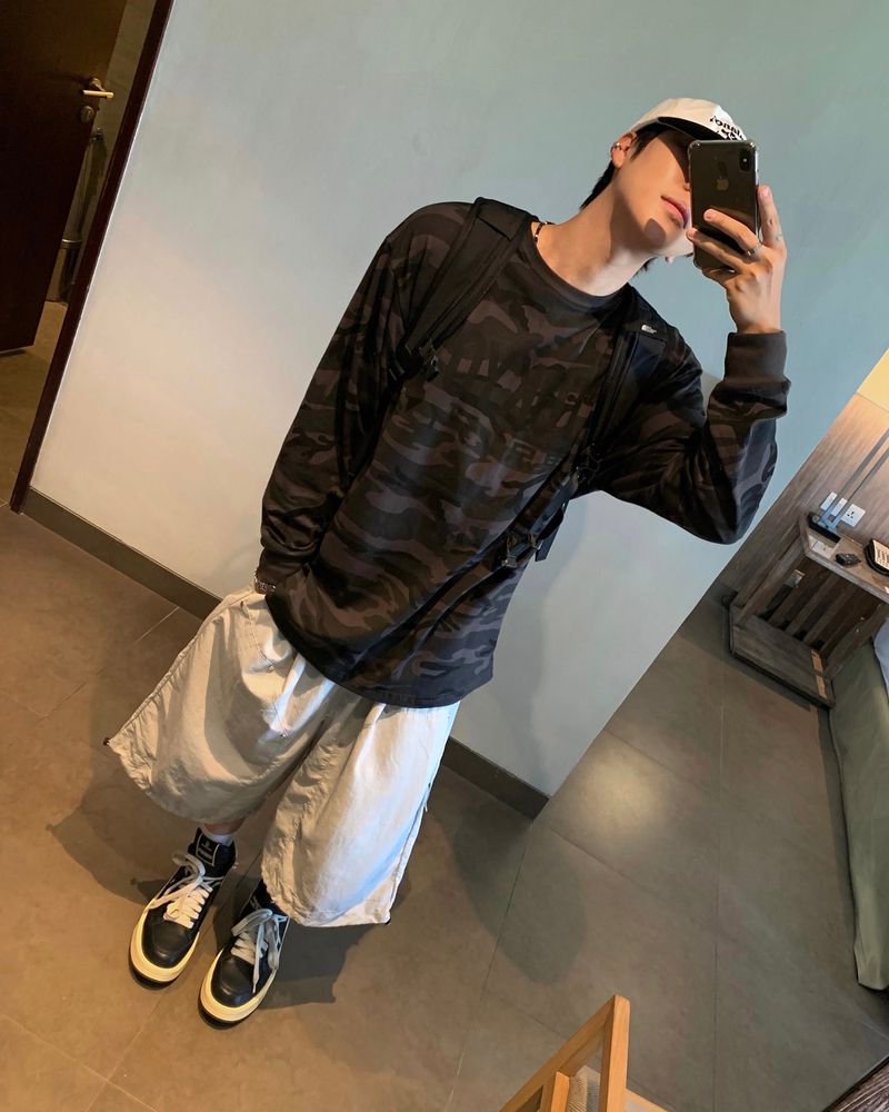 DISCERNMENT（ディサーンメント）の「TOKYO Camouflage Long Sleeve 2C（Tops）」