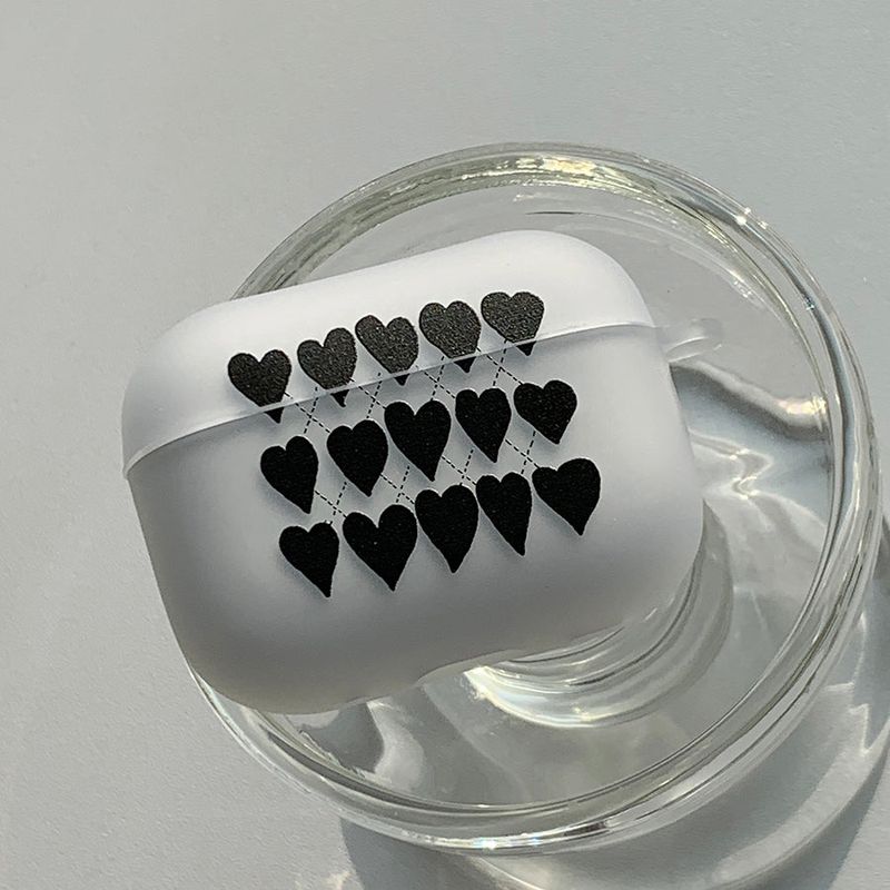 Heart Argyle AirPods Case_matt