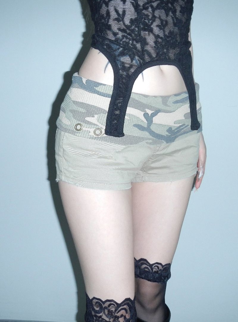 THEAIRTOWN(ザエアータウン)の「alone eyelet camo shorts(Pants)」