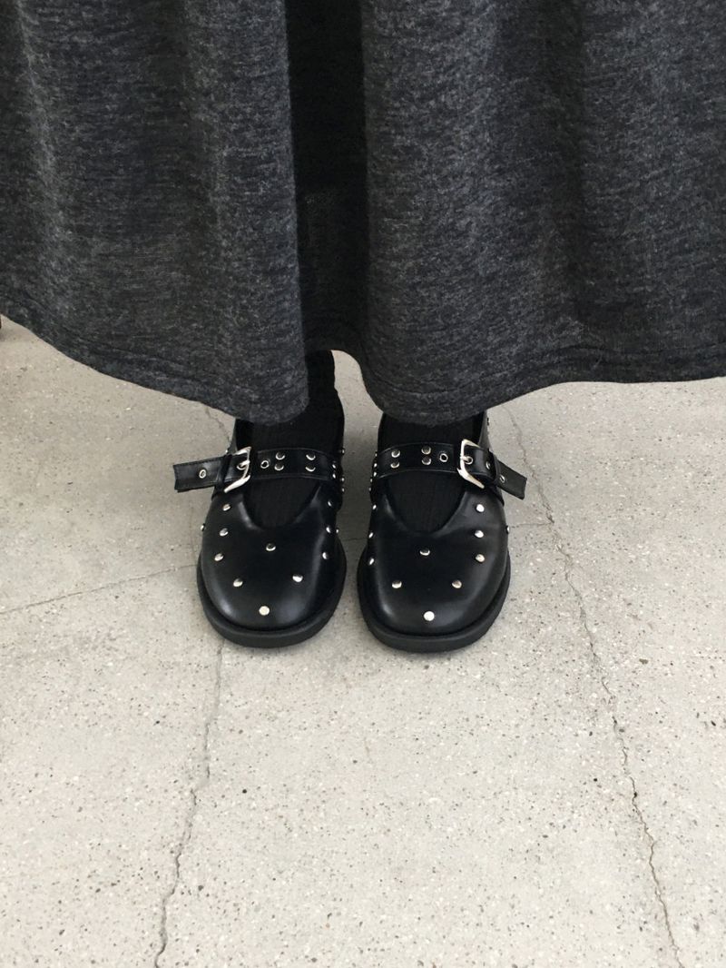 nobiyaka（ノビヤカ）の「Stud mary jane（Shoes）」