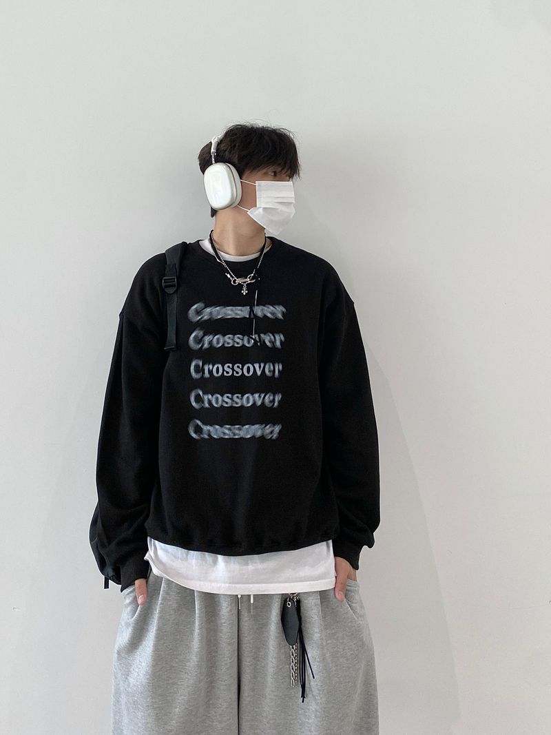a cross-over lettering sweatshirt (3color)