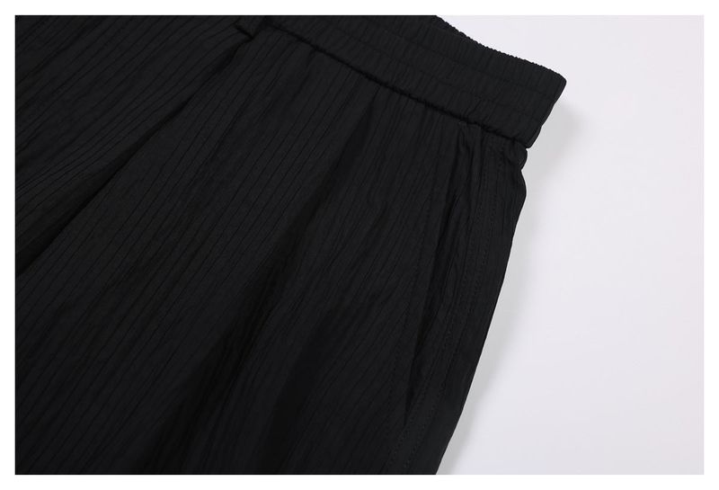 Nolan Crinkle Easy Shorts