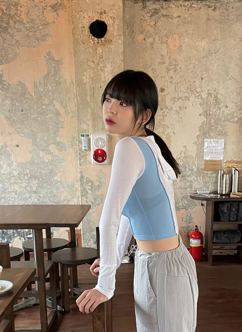 Arco iris（アルコイリス）の「Unit v-nack hood t （Tops）」