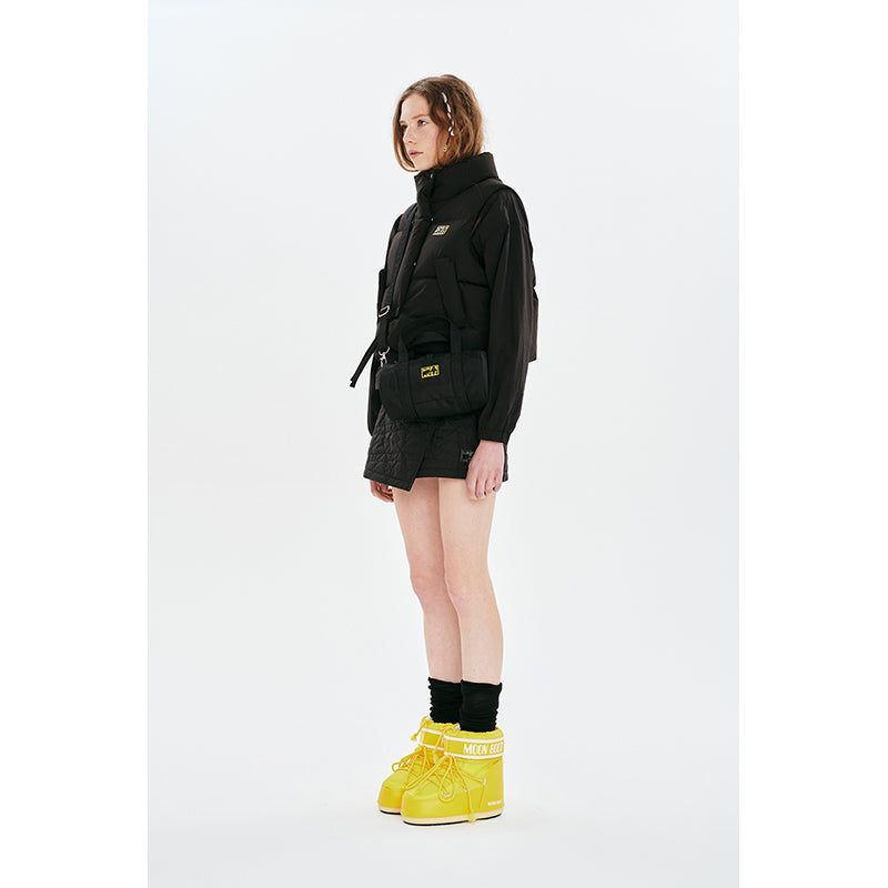 CHERRY CROP STRING DOWN VEST [BLACK]