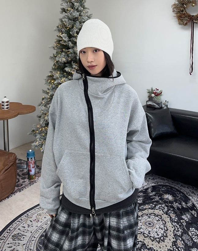 SATIIIZ（サティーズ）の「Liane Curved Brushed Hood Zip-Up（Tops）」