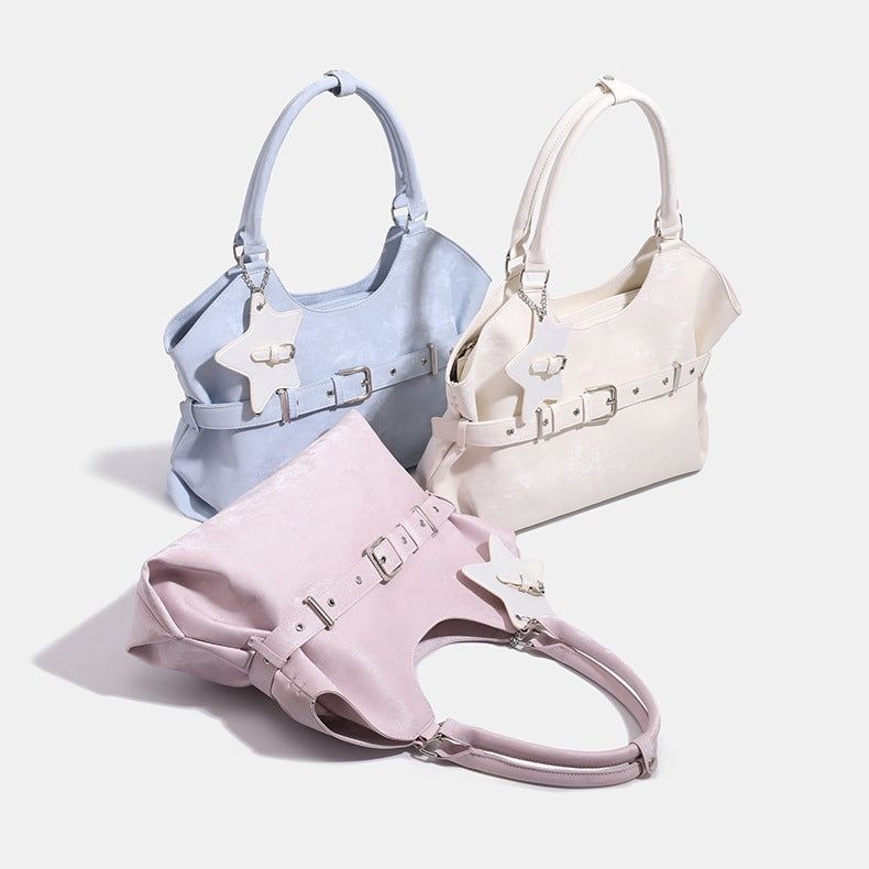La mode MAQI（ラ モード マキ）の「リボンバックルミニホーボーショルダーバッグ（バッグ）」