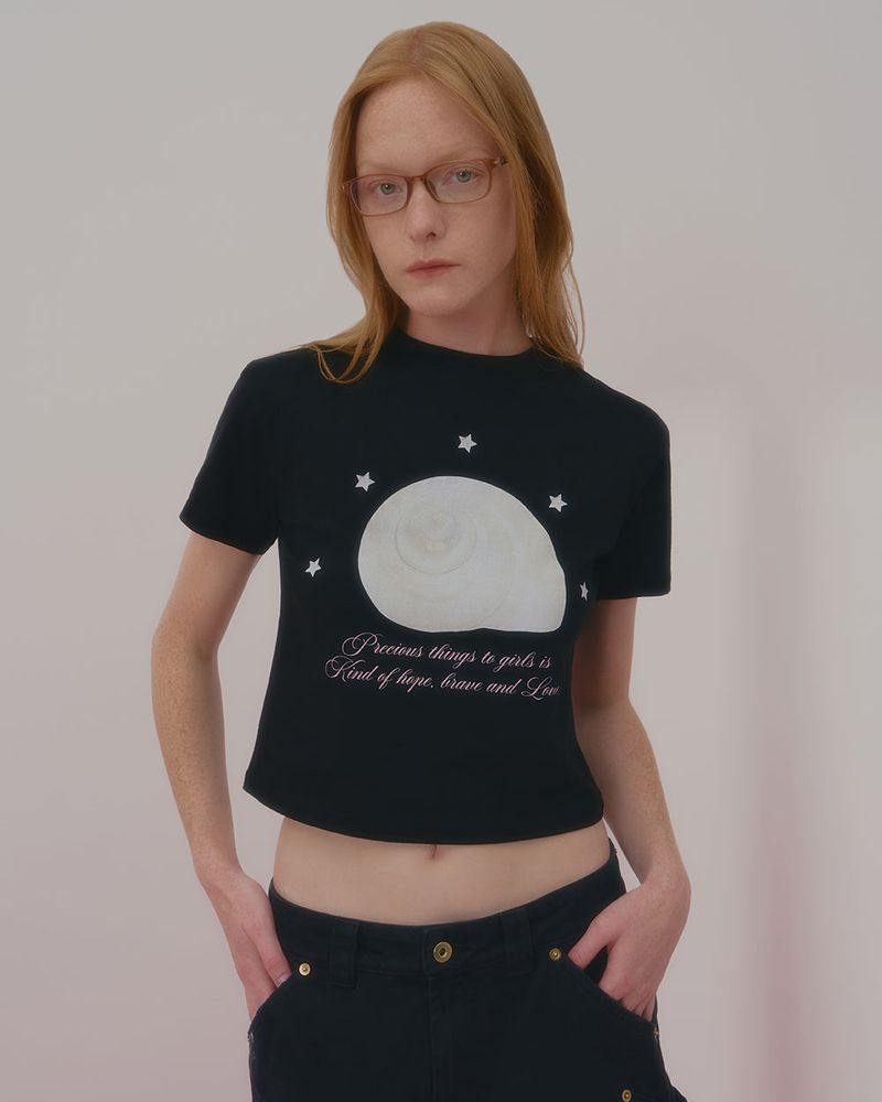 CHARMING SHELL CROP TSHIRT-BLACK