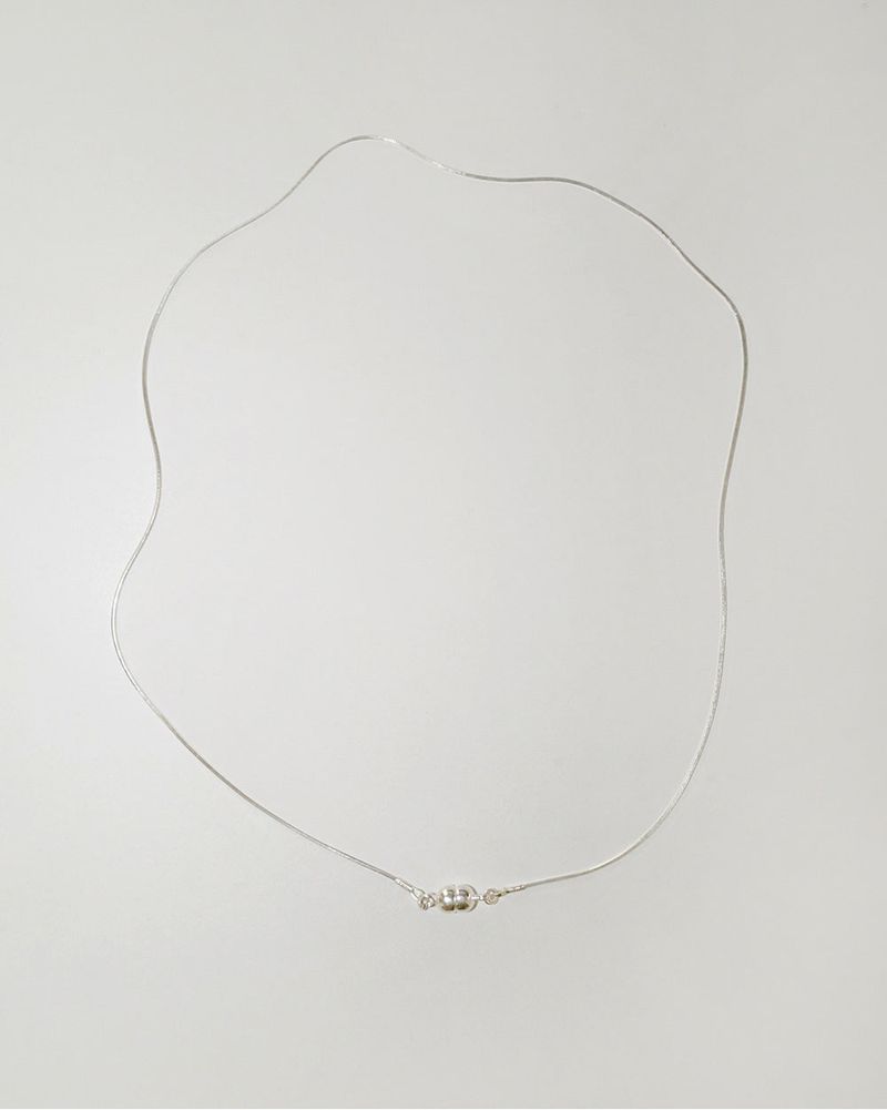 SILKY NECKLACE
