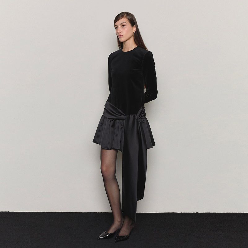 SSOKIN(ソキン)の「Bow Belted Peplum Velvet Mini Dress _ Black(Dresses)」