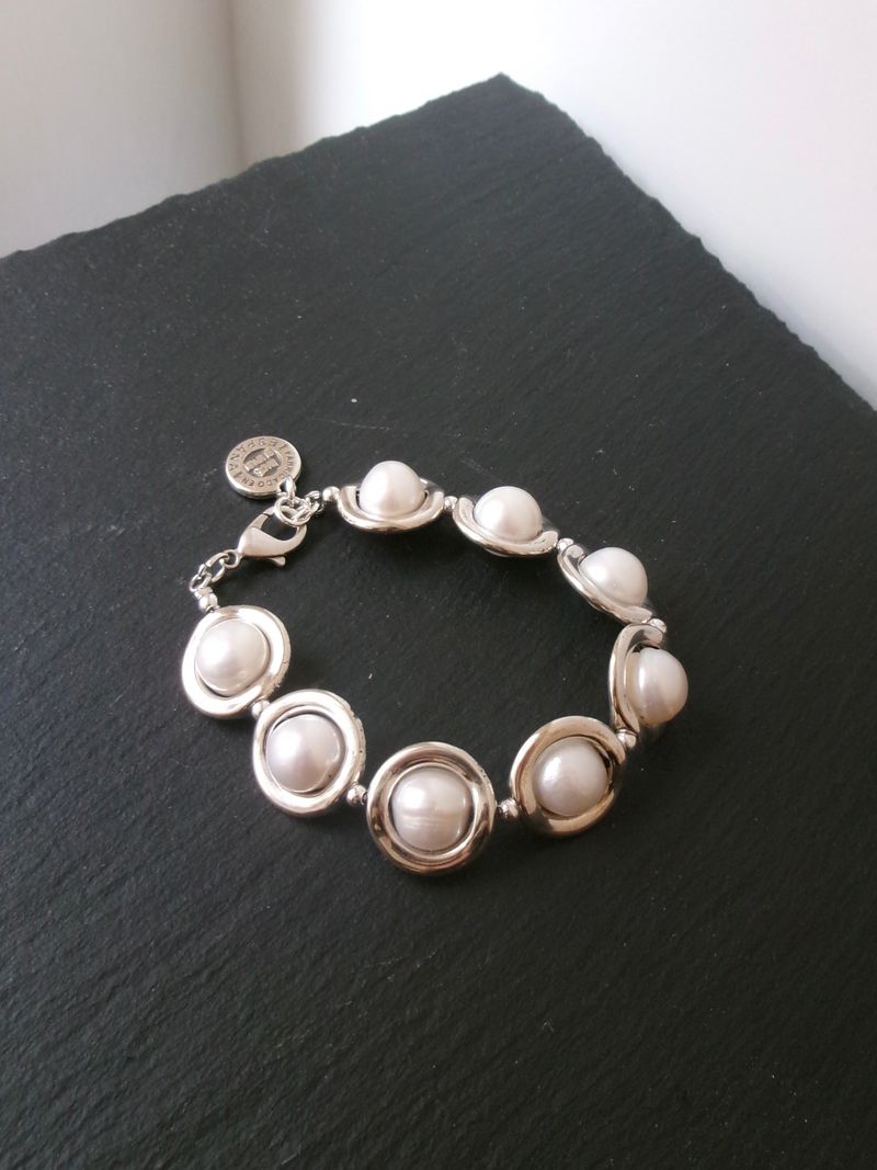 Silver Plated Pearl Circle Bracelet