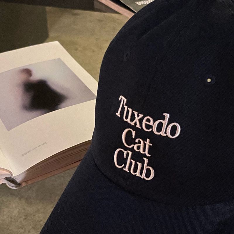 TUXEDO CAT CLUB BALL CAP NAVY