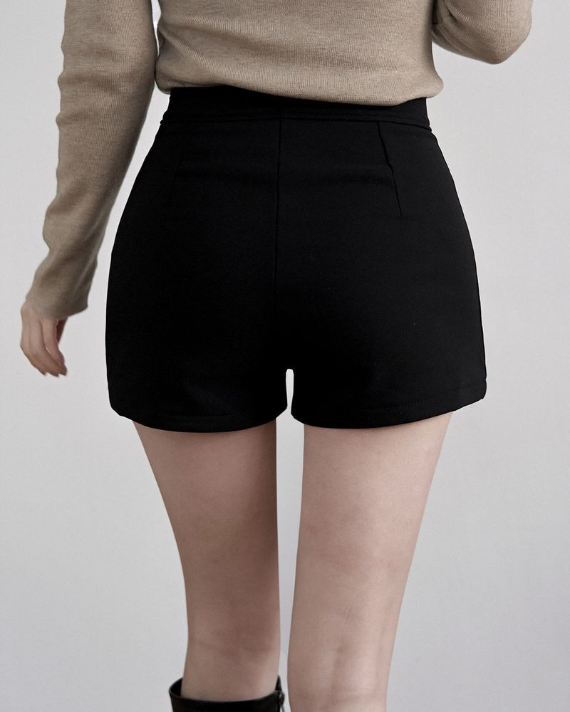 Sareun short pants
