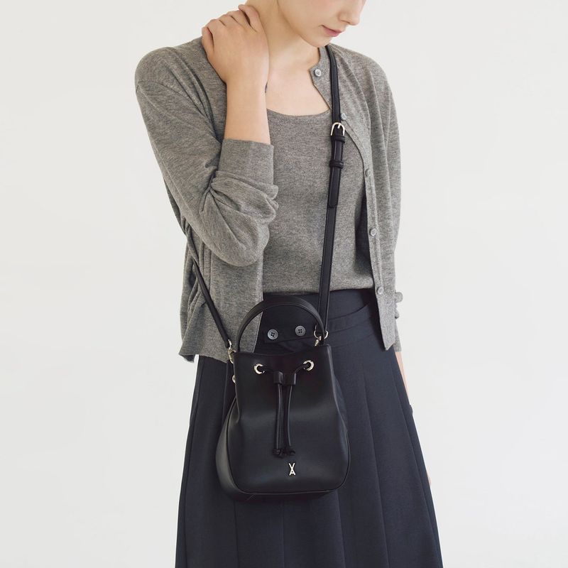 VARZAR（バザール）の「Mirel Bucket Bag Small Black（Bags）」