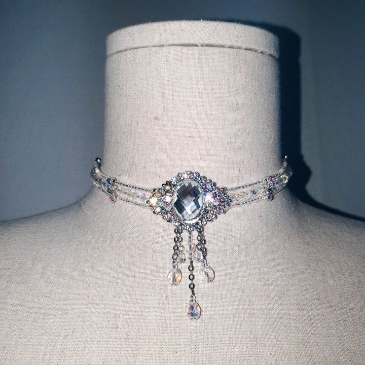 Elsa crystal choker