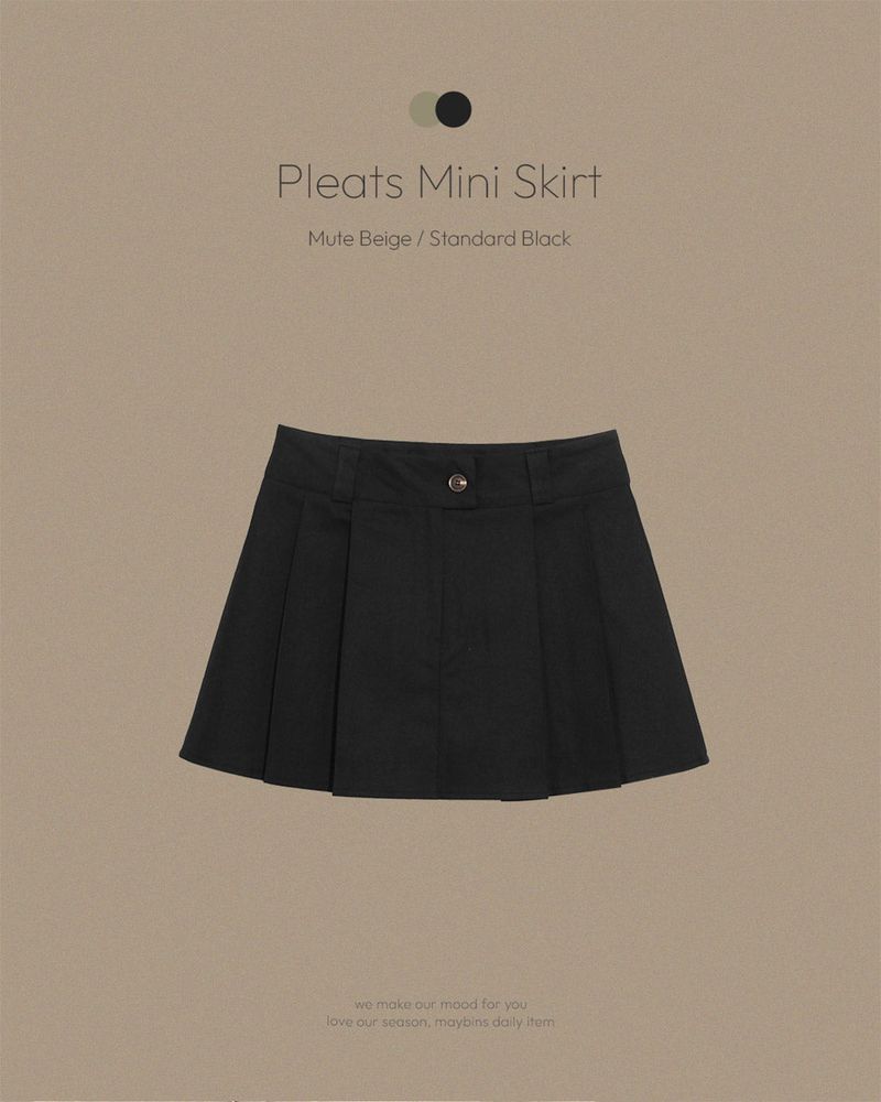 Pleated mini skirt