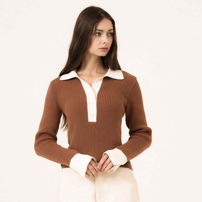 EVMOIU（エブモウ）の「COLOR BLOCK LONG SLEEVED POLO KNIT - BROWN（Tops）」