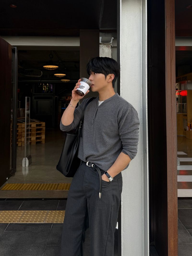 Port button layered knitwear