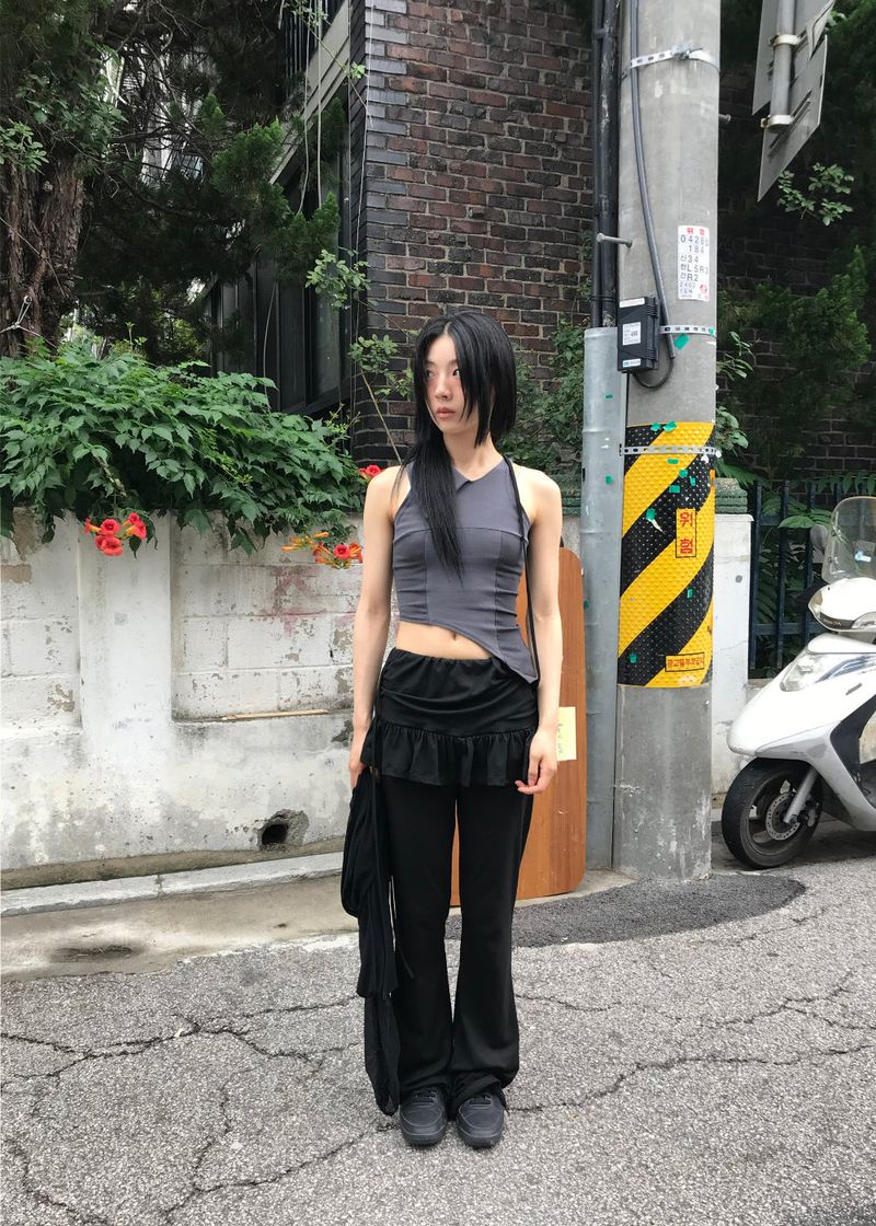 RUFFLE ON PANTS