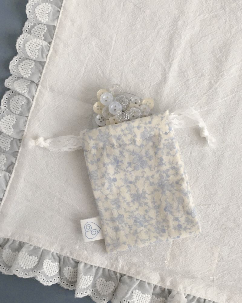 Brielle Vintage Flower Drawstring Pouch
