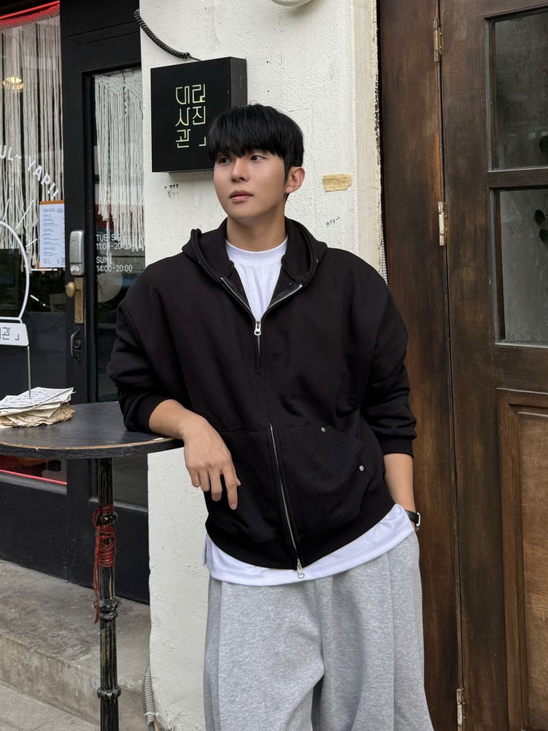 Hold rivet crop hooded zip-up