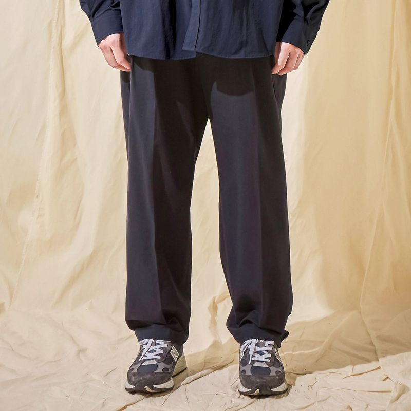 VARZAR(バザール)の「Wide Tapered Wrinkle Free Chino Pants Navy(Pants)」
