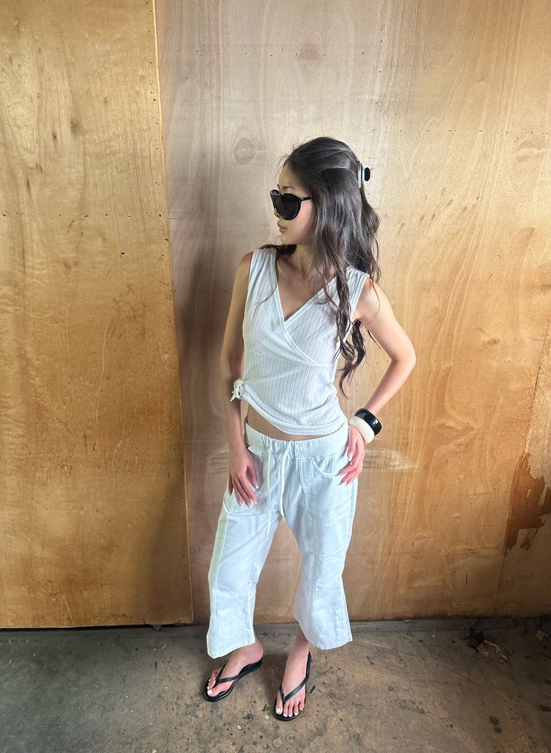 side button capri pants