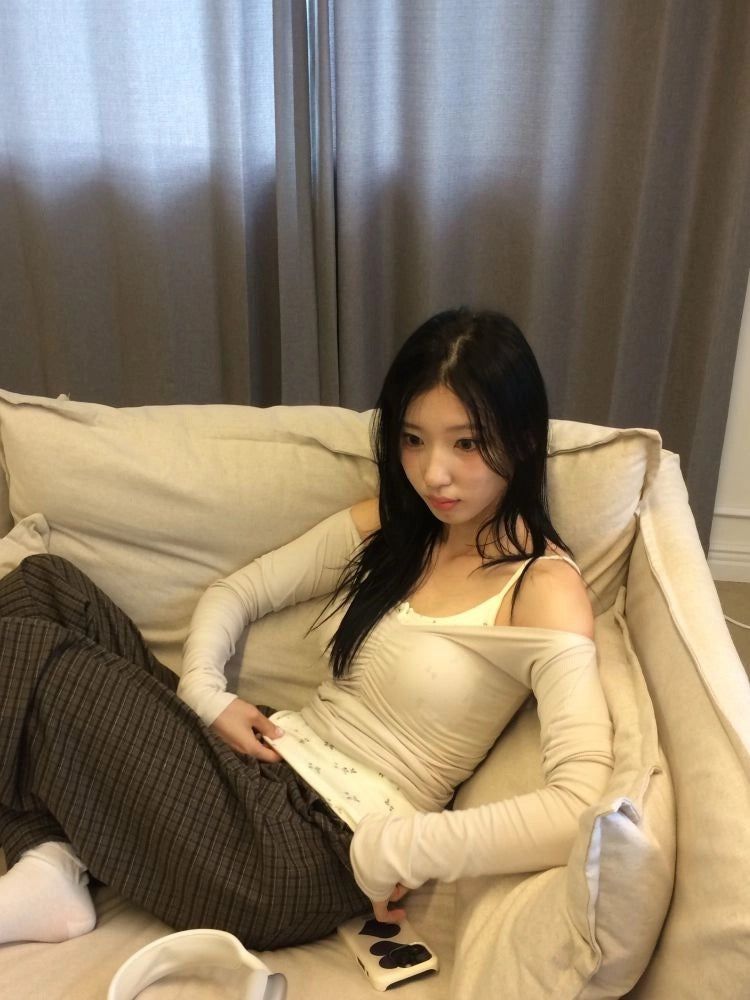 mingwakenki（ミンワケンキ）の「˚₊ シャーリング レイヤード オフショルダー Tシャツ˚₊·（トップス）」