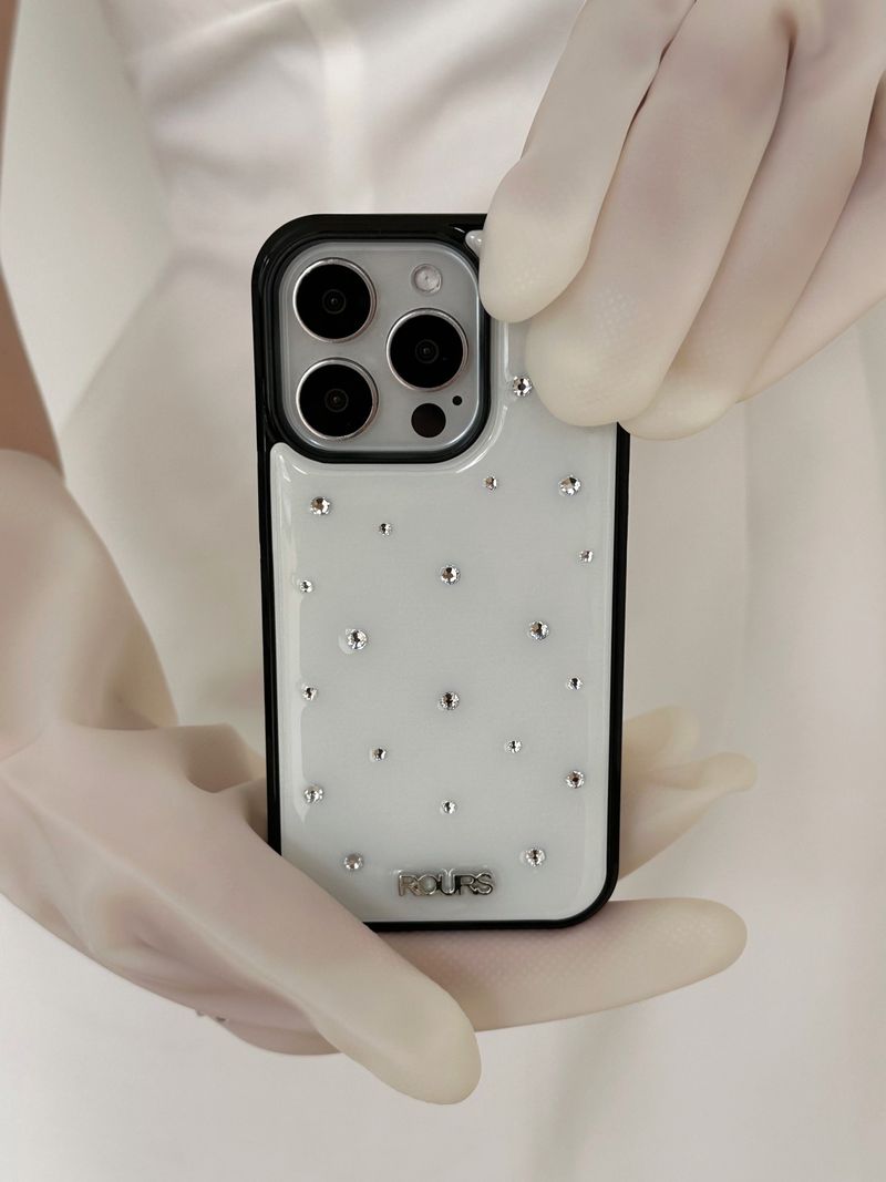 cubic stud case (white)