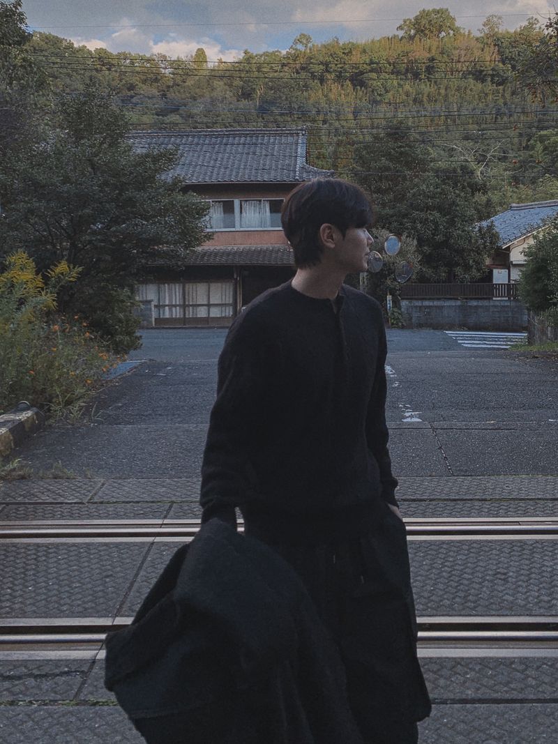 ラベルヘンリーネックニット