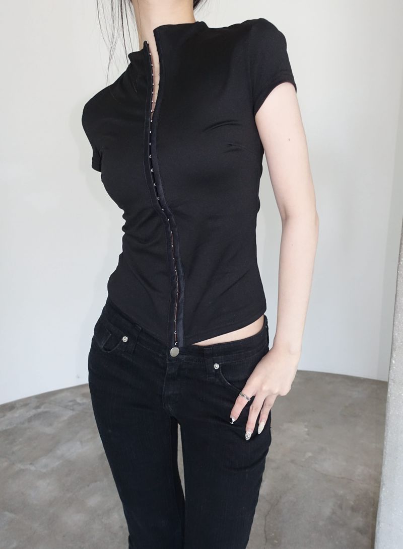 Birthdayeve(バースデーイブ)の「Skin Hook Top(Tops)」