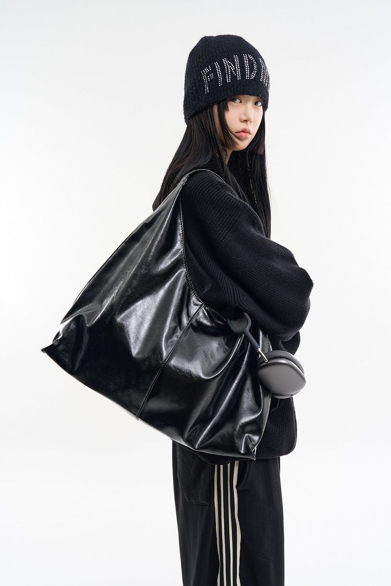 Raucohouse（ラウコハウス）の「Urban sling hobo shoulder bag（Bags）」