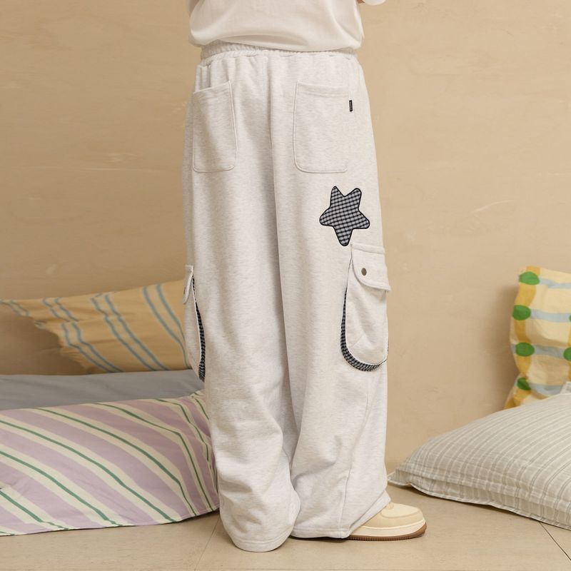 WaiKei(ワイケイ)の「カーゴアップリケスウェットパンツ(パンツ)」