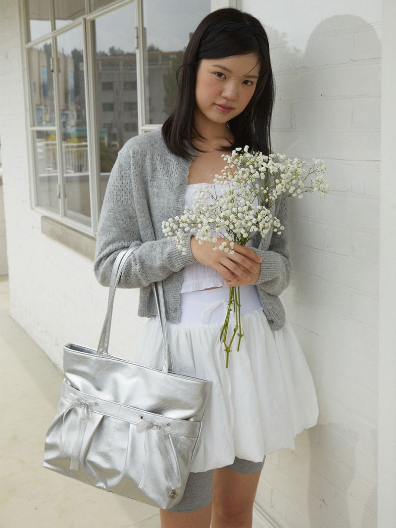 ovuni(オーブニ)の「Easy ribbon bag_silver(Bags)」