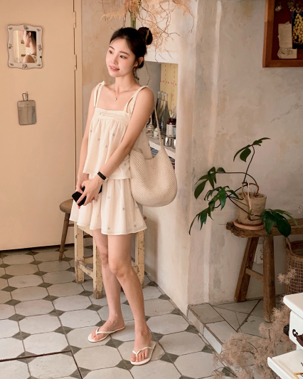 Flower Embroidery Flare Mini Skirt