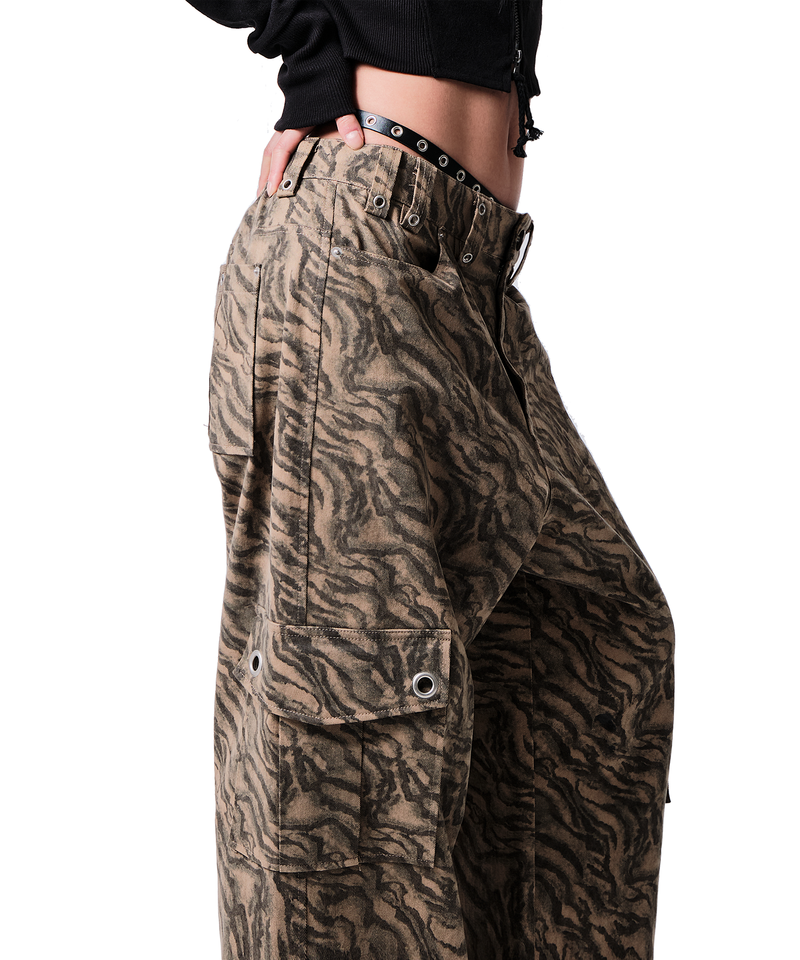 ZEBRA CAMO EYELET BELT-LOOP CARGO PANTS