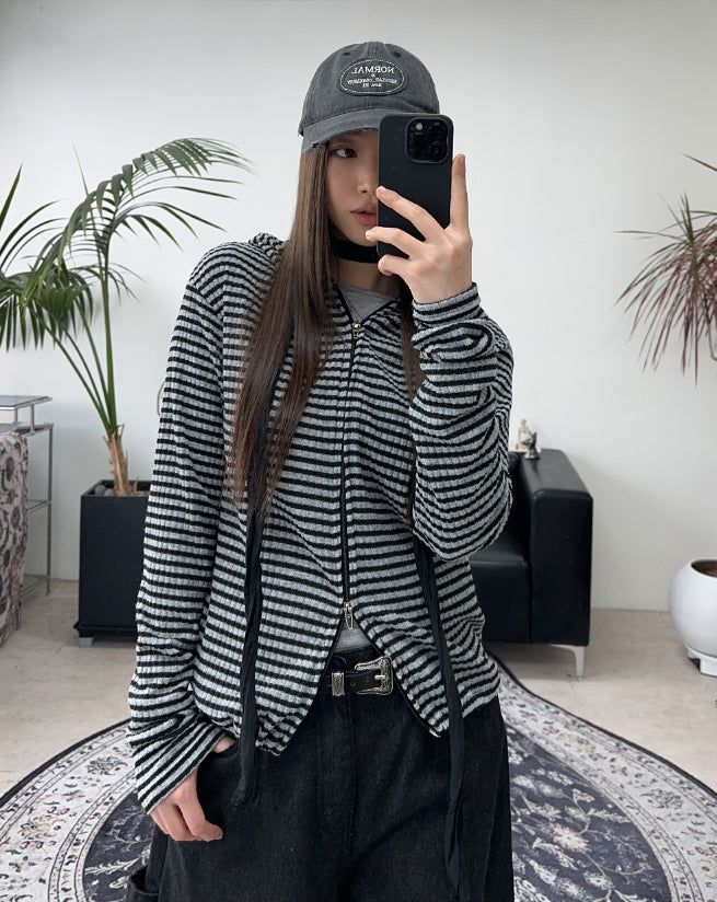SATIIIZ（サティーズ）の「Terren Ribbed Crop Hood Zip-Up（Tops）」