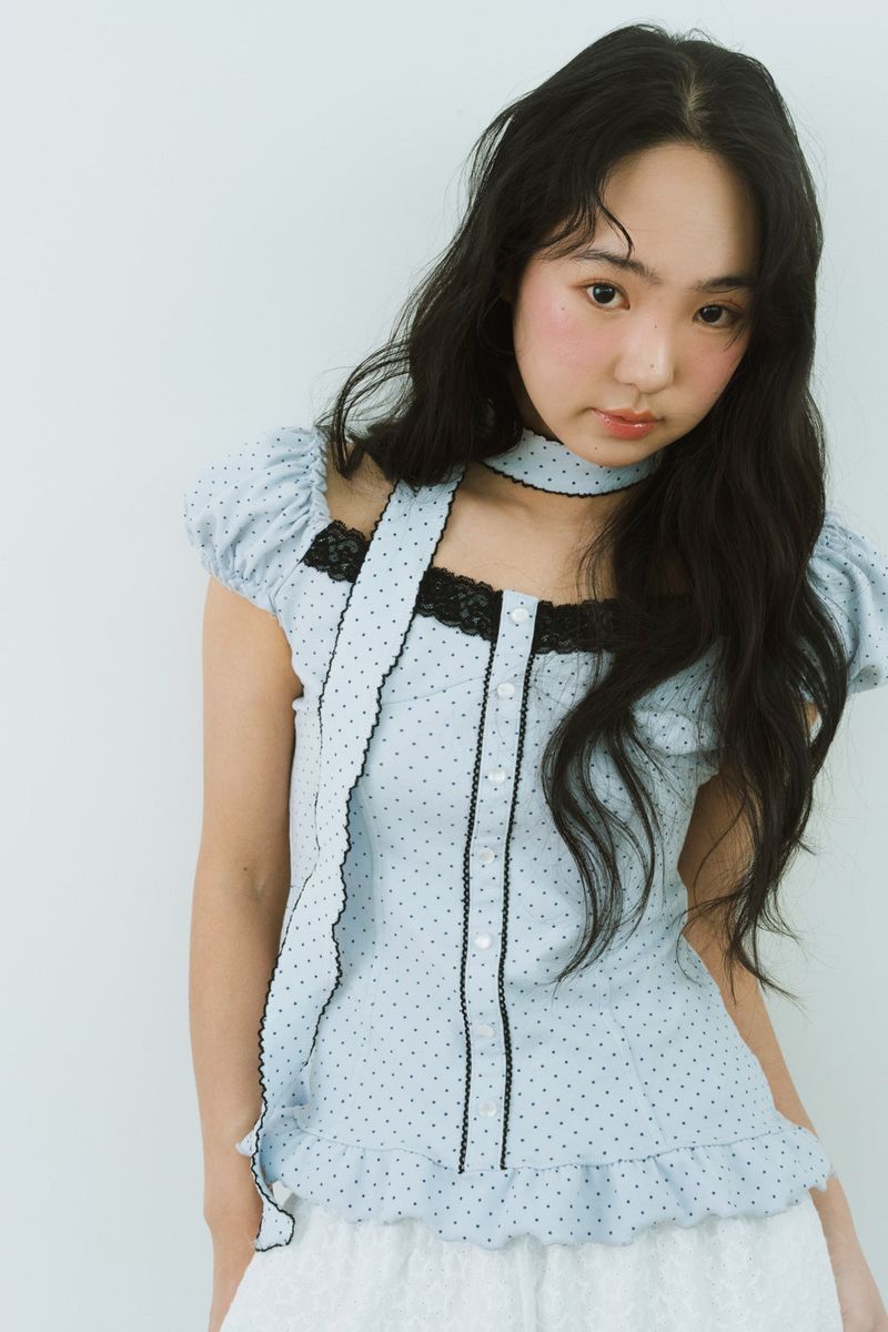 SHAKIRI（シャキリ）の「CHEEK DOT PUFF BLOUSE SCARF SET （Tops）」